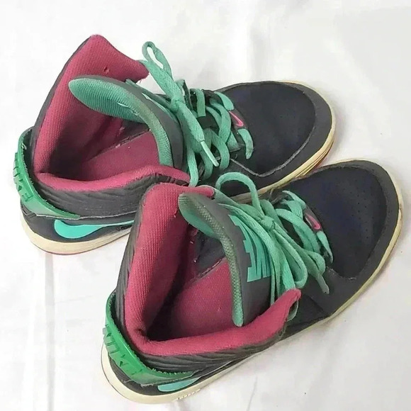 Nike ‘Court Invader’ High Top Basketball Sneakers - 5Y - Picture 8 of 9